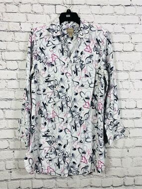 Chico’s  Size 2 Heart Print Button Front Blouse White Gray Pink Love Shirt Tunic